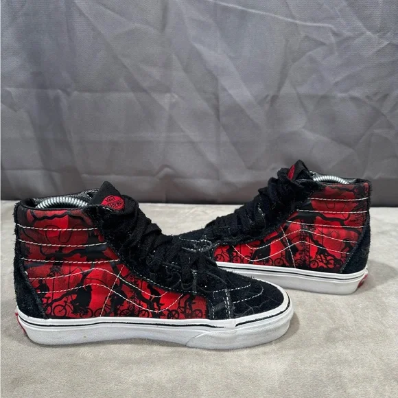 Vans x Stranger Things Sk8-Hi Reissue Sneakers - Picture 11 of 12
